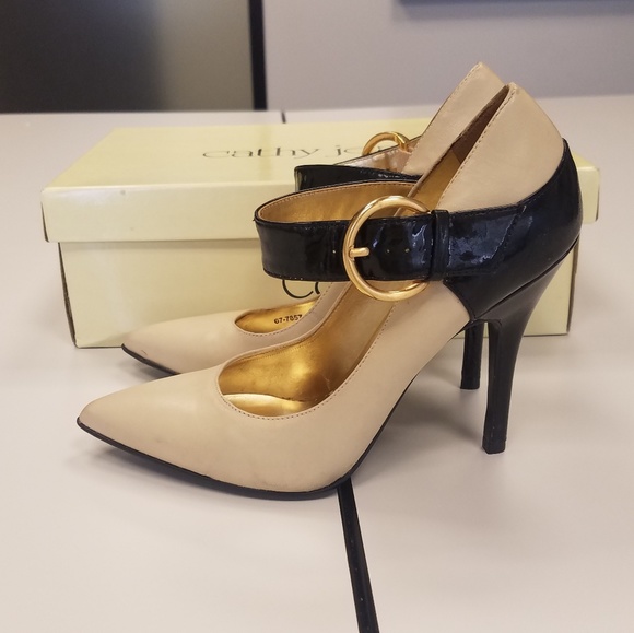 Cathy Jean Nude and Black Single Strap Pump - Picture 2 of 5